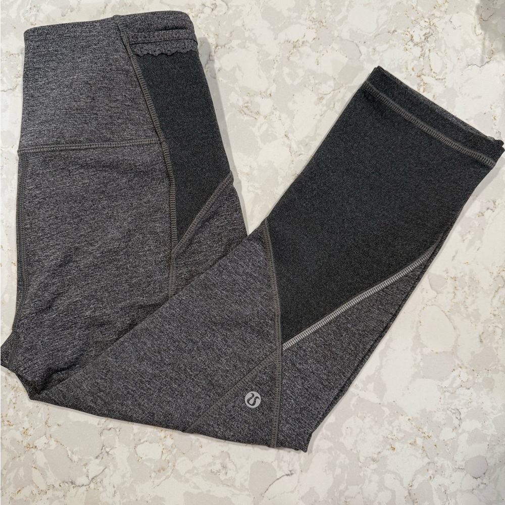 LULULEMON Gray/Black Capri Legging side and back pocket excellent condition